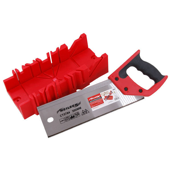 CT5784 - Hand Saw with Mitre Box